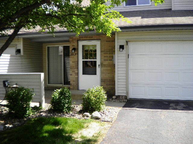 Building Photo - 7813 Hemingway Ave S