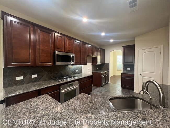 Building Photo - 5 br, 3.5 bath House - 11937 Cisco Court