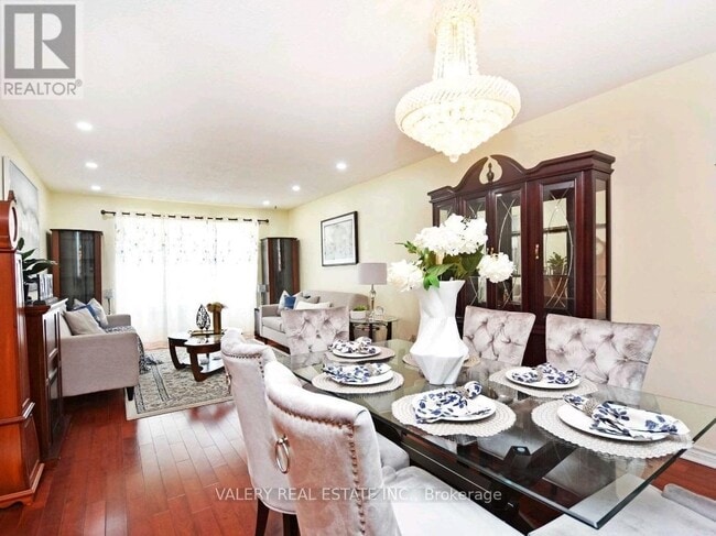 Building Photo - 16 Judith Crescent