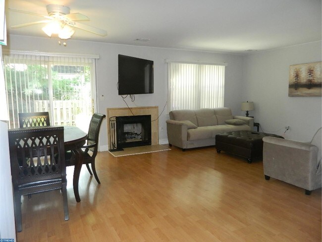 Foto del edificio - 13 Covington Ct
