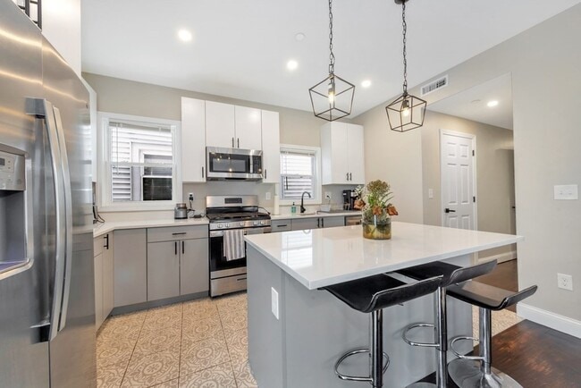 Building Photo - 774 Columbia Rd