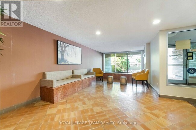 Building Photo - 555-555 Brittany Dr