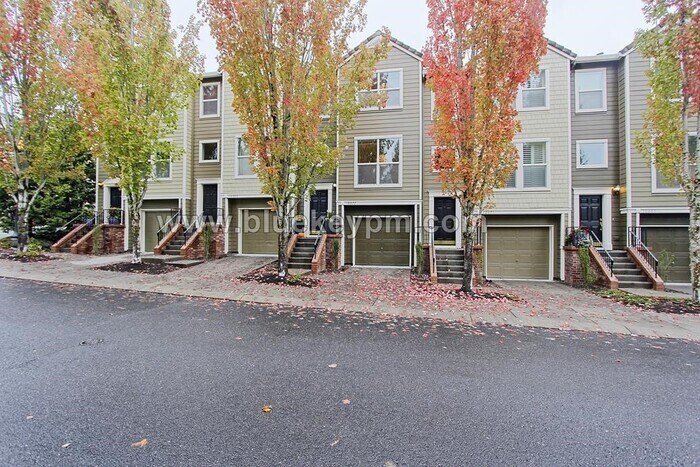 Primary Photo - 2 Bed, 2 Bath Townhouse Near Forest Height...