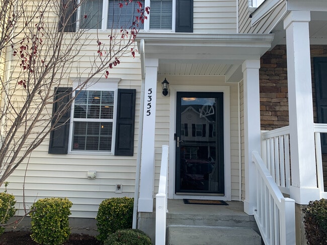 Building Photo - Room in Townhome on Big Bass Dr