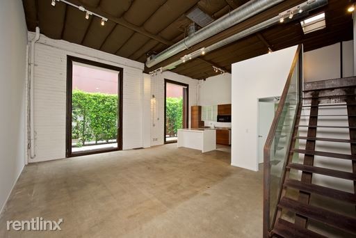 Primary Photo - Studio, 1 bath Apartment - 1945 B St Ste B