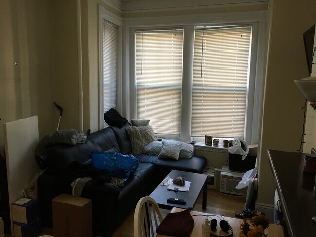 Foto del edificio - 4 Symphony Rd