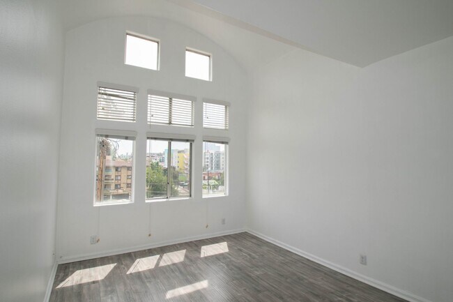 Foto del edificio - 425 N Alvarado St
