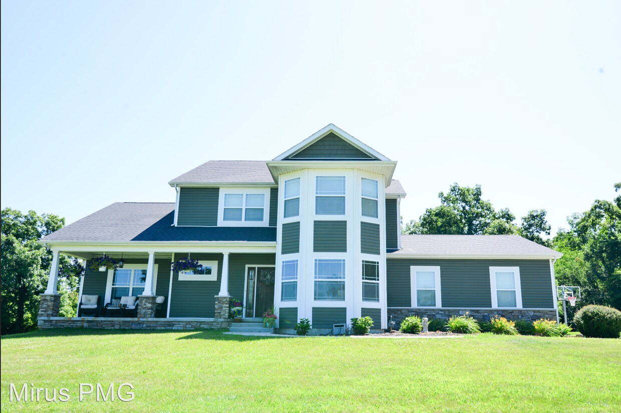 Foto principal - 5 br, 3.5 bath House - 6873 S 450 E