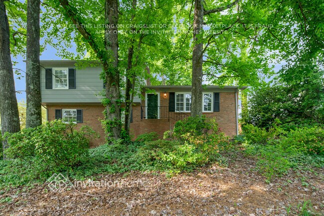 Foto del edificio - 929 Eaglewood Ave