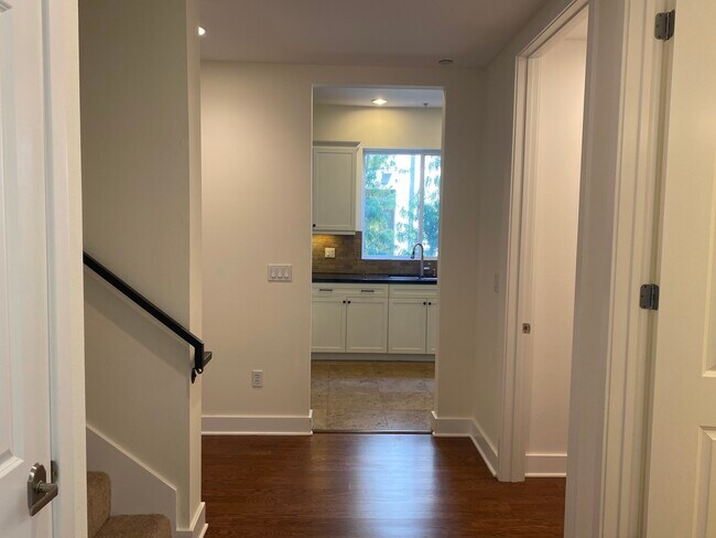 Foto del edificio - 11851 Laurelwood Dr