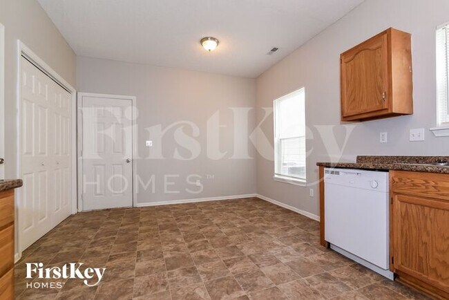 Building Photo - 7138 Parklake Pl