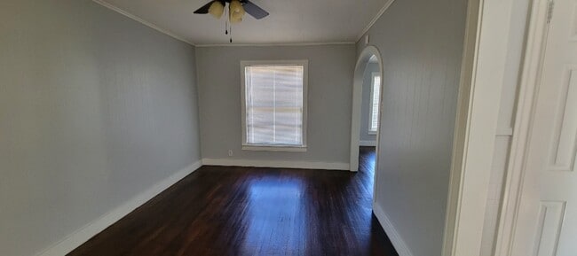 Building Photo - 206 Mistletoe Dr