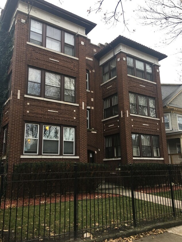 Primary Photo - 5933 W Midway Park Pky