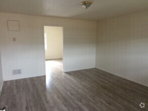 Building Photo - 218 S Tampa Ave