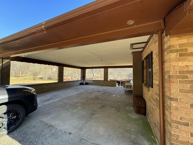 Building Photo - 2244 Vannoy Rd