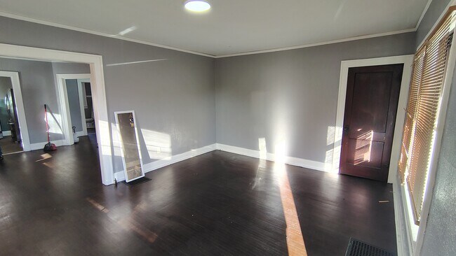 Foto del edificio - 320 W Elm St