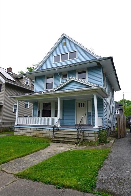 Primary Photo - 244 Post Ave
