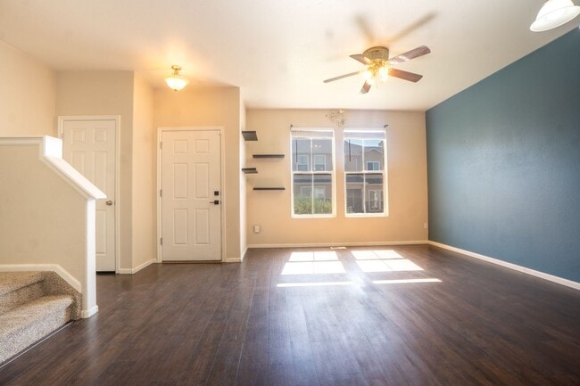 Building Photo - Beautiful townhome on Snow Bowl for Rent!