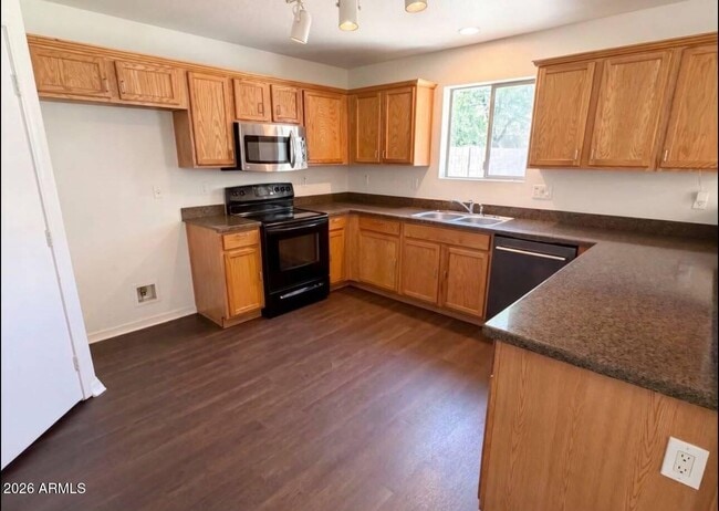 Building Photo - 13976 W Port Royale Ln