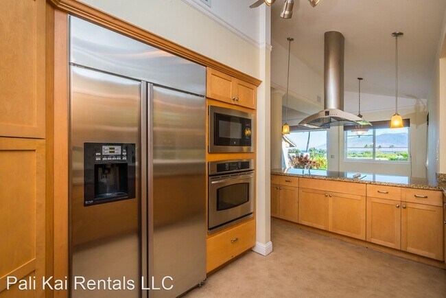 Building Photo - 3 br, 2.5 bath House - 68 Kainehe Place 6-B