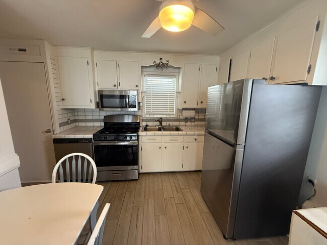 Building Photo - 19 Kentville Terrace