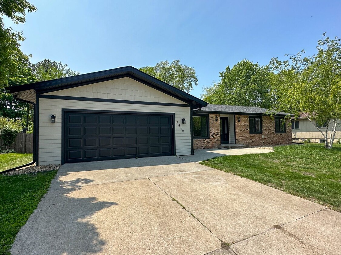 Primary Photo - 3419 Taft Ave- 4 Bed, 2.5 Bath House