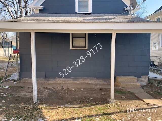 Building Photo - 136 N Topping Ave