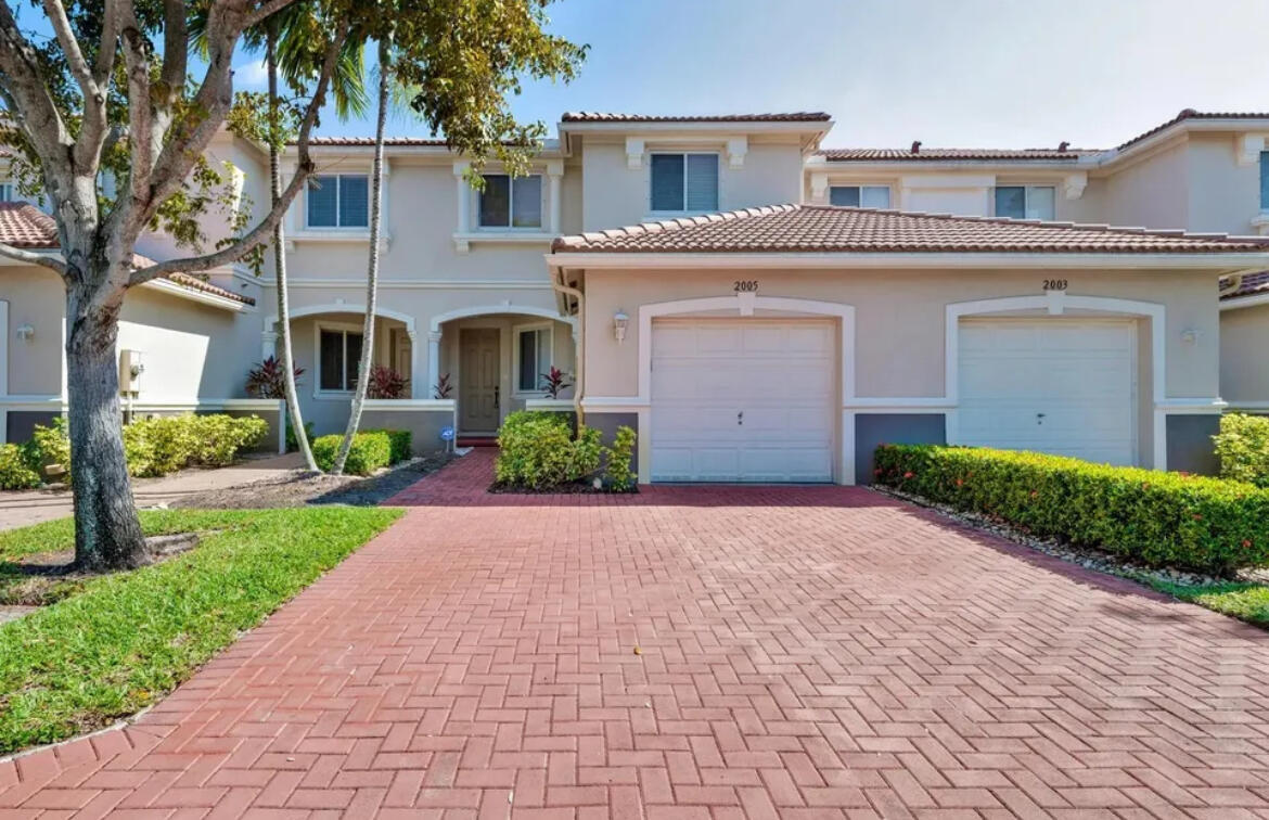 2005 Oakhurst Way, Riviera Beach, FL 33404 Townhome Rentals in Riviera Beach FL