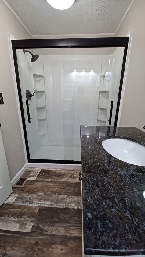 Building Photo - $895 | 2 Bedroom, 1 Bathroom House| PETS |...