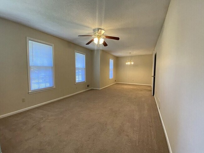 Foto del edificio - 100 Inway Drive, Columbia, SC 29223 3-bedr...