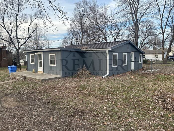 126 S Village Terrace, Tonganoxie, KS 66086 House Rental in