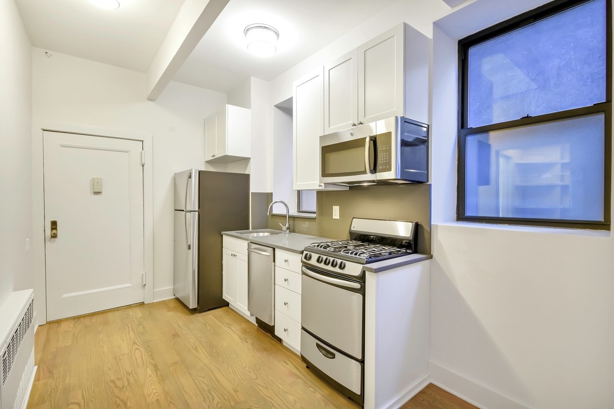 Primary Photo - 353 3rd Ave
