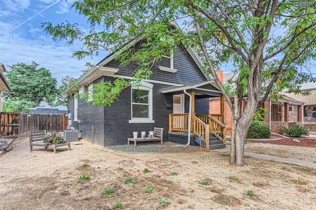 Building Photo - Charming Remolded Bungalow