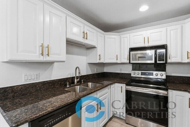 Foto del edificio - 5055 Collwood Blvd