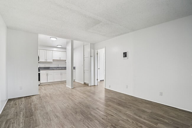 Building Photo - Los Olivos Apartments