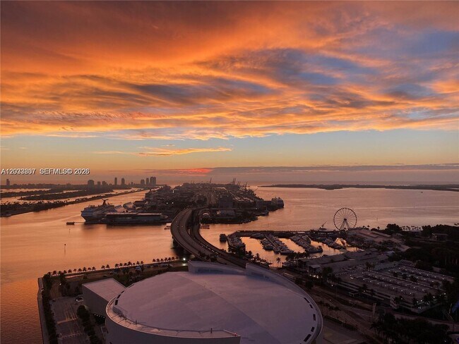 Foto del edificio - 888 Biscayne Blvd