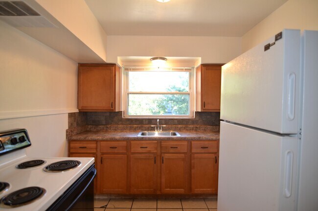 Building Photo - 3029 Auten Ave