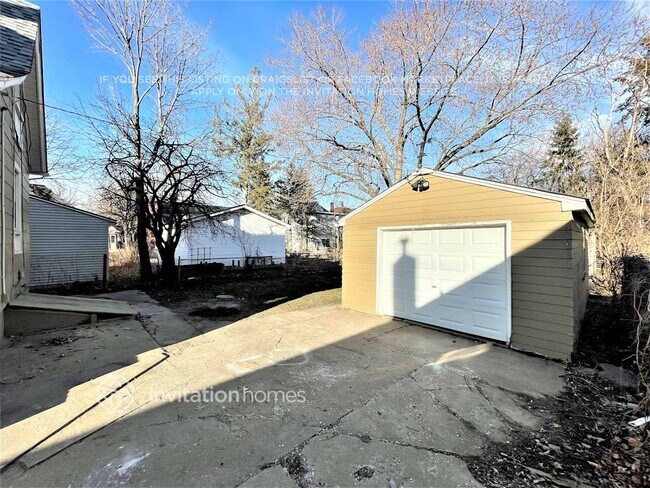 Foto del edificio - 496 Bay St