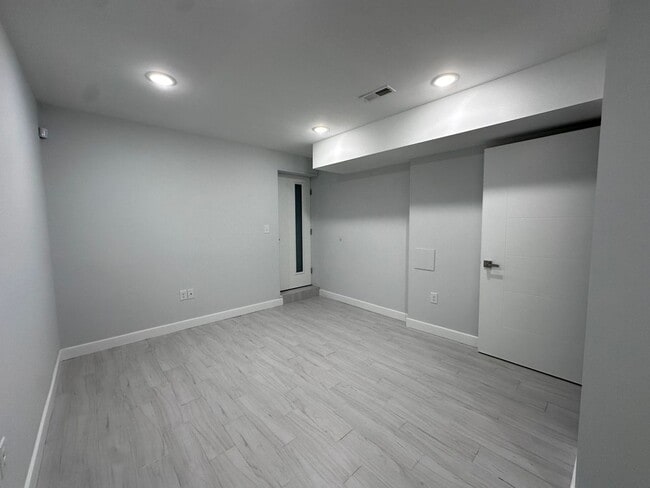 Building Photo - 2224 N Franklin St