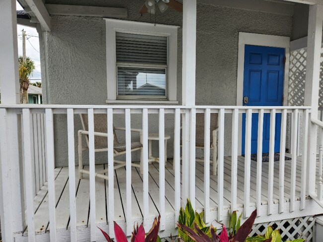 Foto del edificio - 412 Jessamine Ave