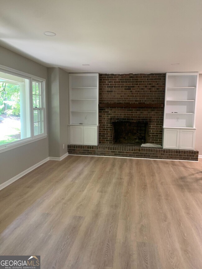 Building Photo - 110 Walker Woods Dr