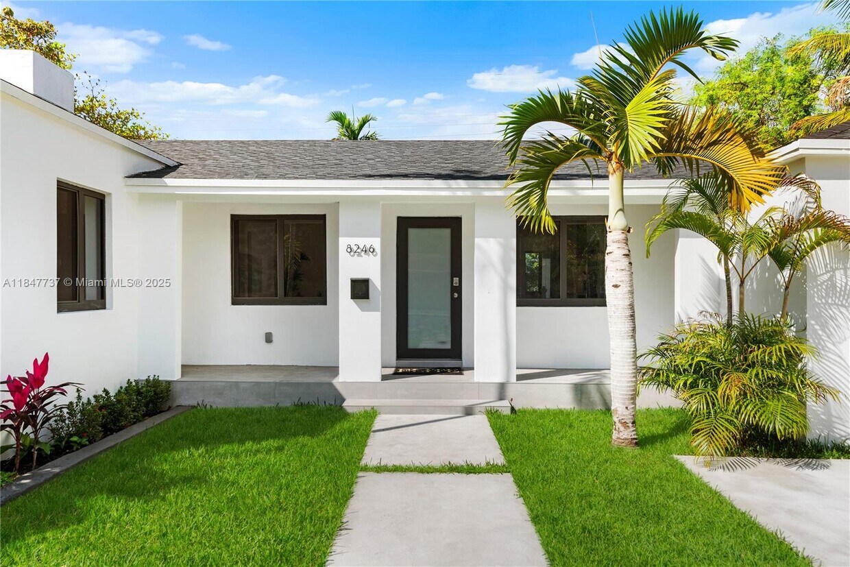 Foto principal - 8246 NE 2nd Ct