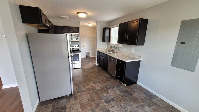 Foto del edificio - 3 bed, 2 bath home in Johnson City