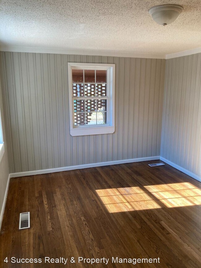 Building Photo - 2 br, 1 bath House - 3050 Tutwiler