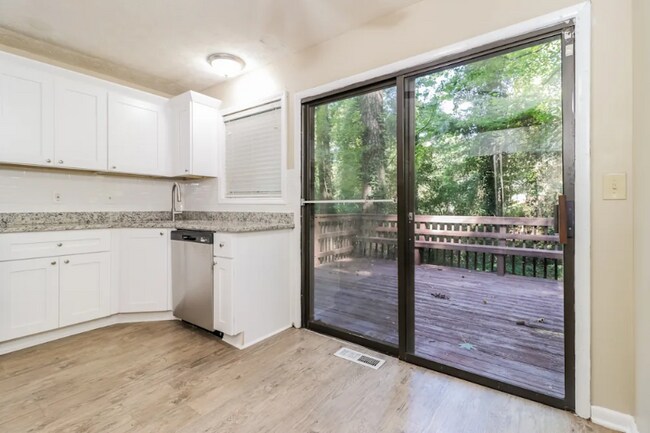 Foto del edificio - 4223 King James Ct