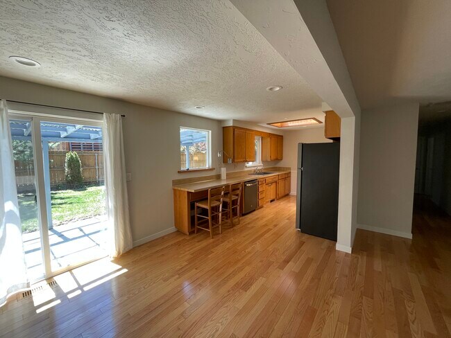 Kitchen - 1395 NE Seward Ave