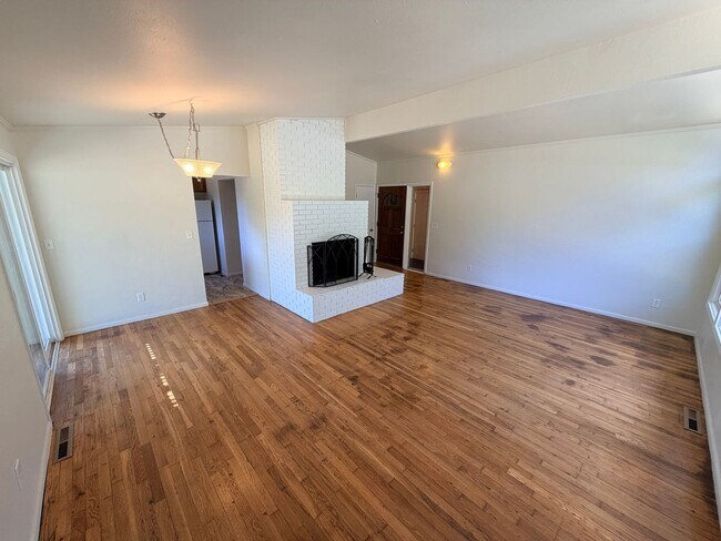 Building Photo - 7175 Webb Dr SE