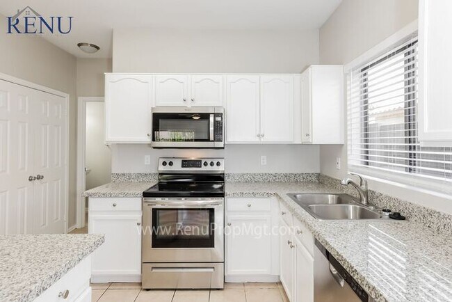 Foto del edificio - Available Now!