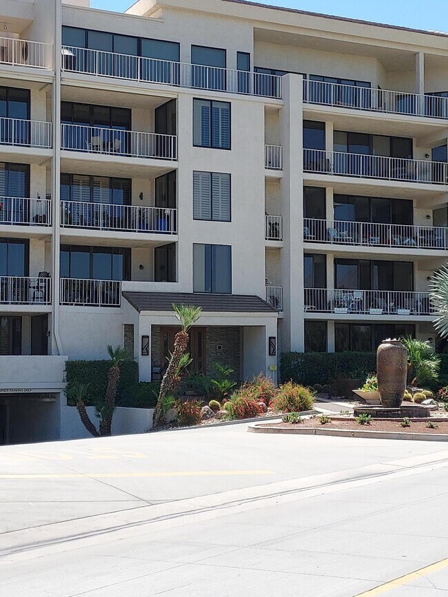 Foto del edificio - 950 Island Dr