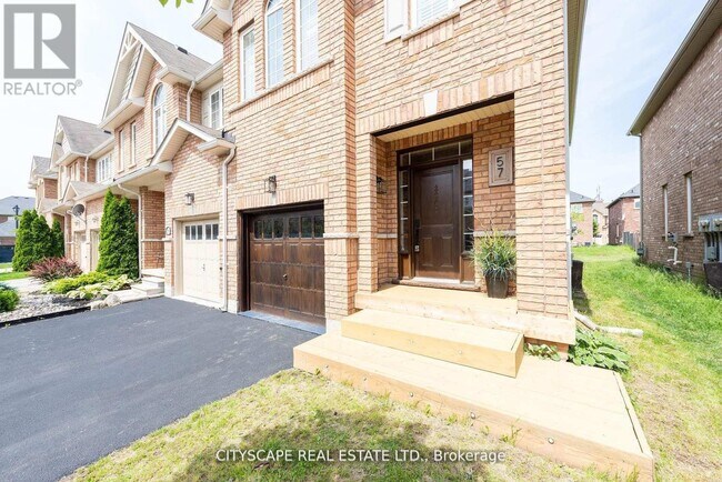 Building Photo - 651-651 Farmstead Dr